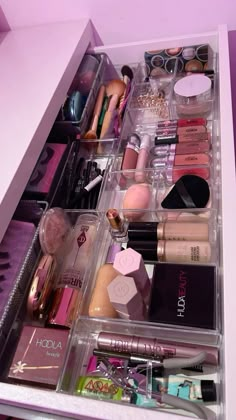 Vanity Orginazation, Pink Makeup Aesthetic, Makeup Aesthetic Products, Hot Pink Makeup, Makeup Beauty Room, Makeup Collection Goals, Lips Essentials, Beauty Room Vanity, Aesthetic Products