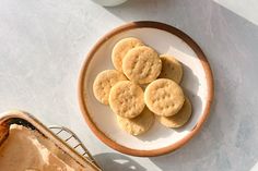 This 4-Ingredient Shortbread So Good, It’s Beloved by Royalty 4 Ingredient Recipes, Shortbread Recipe, Tom Parker, Cheese Puffs, Shortbread Recipes, Cooking Advice, Christmas Kitchen Decor, Simply Recipes, Holiday Appetizers