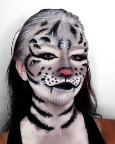 Cats Face Paint, Feline Makeup Look, Tabaxi Cosplay, Animal Face Makeup, Animal Makeup Looks, Animal Face Paint