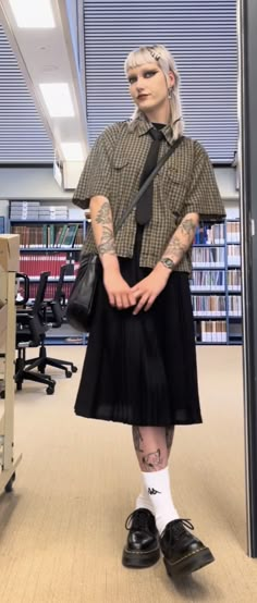 Uneven Skirt Outfit, Casual Fall Outfits Grunge, Goth Outfit For Work, Emo 70s Outfits, Collared Long Sleeve Outfit, Enby Halloween Costumes, Grunge T Shirt Outfit, Polish Street Style, Grunge Casual Outfit