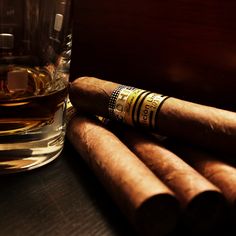 Classic Life, Male Portrait Poses, Premium Cigars, Lifestyle Photos, Cuban Cigars, Food Photography Inspiration, Pipes And Cigars, Instagram Ideas Photography