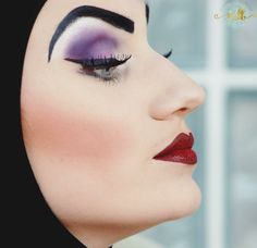 Snow White Queen Makeup, Evil Queen Eye Makeup, Evil Queen Snow White Makeup, Evil Queen Hair, Evil Queen Makeup Halloween, The Evil Queen Costume, Evil Queen Makeup Snow White, Evil Queen Costume Ideas