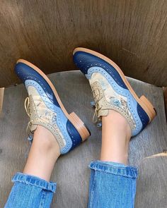 Oktoberfest Party, Oxford Brogues, Funky Shoes, Everyday Fashion Outfits, Fancy Shoes, Slip On Boots, Leather Shoes Woman, Mary Jane Shoes