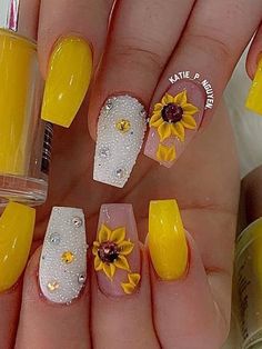 yellow coffins with glitter and sunflower Sunflower Nails Blue, Cute Sunflower Nails, Yellow Acrylics, Sunflower Nail Art, Bee Nails, Pedi Ideas, Cute Sunflower, Simple Gel Nails