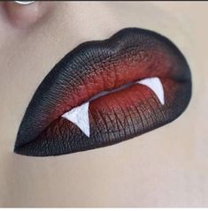 Halloween Lip Makeup, Makeup Bibir, Maquillage Halloween Simple, Halloweenský Makeup, Halloween Make-up Looks, Lip Art Makeup, Creepy Halloween Makeup, Vampire Makeup