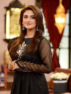 Hiba Qadir, Hiba Bukhari, Pakistani Fashion Casual, Trendy Shirt Designs, Stylish Short Dresses, Pakistani Fashion Party Wear