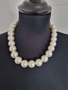 Retro 60s style necklace, large pearls on a chunky choker. All our styles are one off, preloved and recycled, saving the planet and looking stunning. Hand made in England. Nickel free/ lead free/ cadmium free. Chunky Pearl Necklace, Saving The Planet, Chunky Choker, Chunky Pearls, 60s Style, Retro 60s, 60s Fashion, Style Necklace, Save The Planet