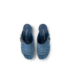 LOUIS VUITTON® - Shake Mule - Blue Lv Twist, Shoes Louis Vuitton, Louis Vuitton Gifts, Louis Vuitton Trunk, Trunk Bag, Womens Summer Shoes, Rings Jewelry Fashion, Leather Denim, Louis Vuitton Official