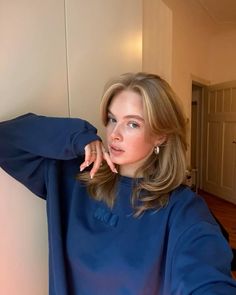 Medium Short Blonde Hairstyles, Collarbone Length Hair With Layers, Hair Salon Ideas, Youthful Haircuts, Collarbone Length Hair, Chunky Layers, Fine Straight Hair, Hair Inspiration Short, Hairstyles For Layered Hair