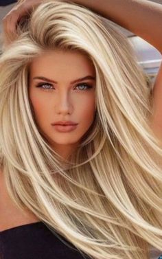 Caramel Blonde Hair, Blonde Hair Makeup, Textured Haircut, Natural Curls Hairstyles, Blonde Hair Looks, Long Blonde, Curly Hair Tips, Long Blonde Hair, Beautiful Long Hair