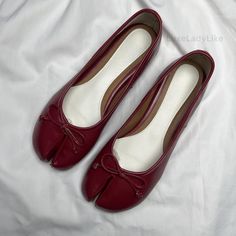 Handmade Red Leather Flats for Women | gift for women | split toe ballet flats | gift for wedding | vintage shoes | Unique Split Toe Design Step into a world of comfort and timeless style with our Handmade Red Leather Flats for Women. Featuring a unique split toe design 👣, these flats offer a striking departure from the ordinary, blending traditional craftsmanship with modern aesthetics. Made from premium red leather, these flats are not only stylish but also built to last, ensuring you can enj Split Toe Shoes, Flats For Women, Red Flats, Gift For Wedding, Red Pumps, Wedding Vintage, Womens Wedding Shoes, Pumps Flat, Toe Shoes