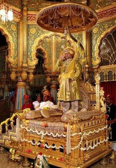 Golden Throne, Colonial India, Mysore Palace, Royal Throne, India Architecture, Amazing India, Vintage India, History Of India