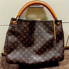 Gently Used Authentic Lv Mm Artsy Monogram. Excellent Condition! Brown Leather Shoulder Bag With Monogram Print, Brown Monogram Canvas Shoulder Bag With Monogram Print, Brown Monogram Canvas Shoulder Bag, Brown Monogram Print Shoulder Bag For Daily Use, Brown Monogram Print Shoulder Bag, Brown Monogram Shoulder Bag, Brown Monogram Shoulder Bag For Shopping, Louis Vuitton Artsy Mm, Mm Monogram