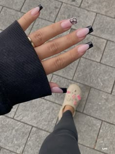 Nail Ideas W Initial, Q Initial Nails, Nails Acrylic With M Initial, S Initial Nails Designs, Nails With B Initials Acrylic, French Tip Acrylic Nails With Letter, Nails With Letter B On Them, Letter G Nails, Letter T Nails