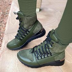 Womens Boots Flat, Green Boots, Chunky Heel Shoes, Boots Patterns, Casual Heels, Martin Boots, Suede Wedges, Lace Up Heels, Short Boots