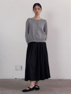 Composition : Cotton 65% and Polyester 35%Color : BlackCountry of Origin : KOREA Pleated Black Skirt, Pleated Long Skirt, Black Pleated Skirt, Long Skirts, Black Skirt, Long Skirt, Pleated Skirt, Composition, Skirt