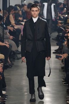 Lanvin aw18 Manly Style, Menswear Runway, Menswear Fashion Show, Vogue Russia, British Vogue, Mens Fall, Vogue Runway, Fall 2018