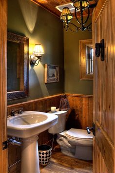 Small Rustic Bathrooms, Chalet Modern, Makeover Kamar Mandi, Rustic Bathroom Lighting, Small Log Cabin, Decor Ikea, Country Bathroom