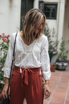 White Boho Shirt Outfit, Boho Shirt Outfit, White Peasant Top Outfit, White Blouse Outfit Summer, White Boho Outfit, Boho Top Outfit, Boho Tops For Women, Western Boho Outfits