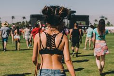 Festival Buns Hairstyles, Music Festival Hairstyles, Cowboy Hair, Festival Hair Trends, Music Festival Hair, Festival Hairstyles, Reggae Festival, Coachella Style, Pride Week