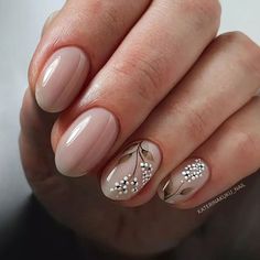 March Nails Ideas, March Nails, Milky Nails, Plain Nails, Broken Nails, Subtle Nails, Floral Nail Art, Bride Nails, Oval Nails