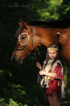 Paint my horse & dress up like this for Halloween (: Clowns Scary, Danish Warmblood, Suffolk Punch, Dutch Warmblood, Native American Horses, Indian Horses, Shire Horse