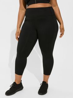 Matching Style(s): Search 11031285 FIT Model is 5'9” wearing size 1. . High rise. Crop length. Measures 24” inseam. . MATERIALS + CARE Performance Core knit fabric: Our signature fabric smooths, lifts and supports whether you're working out or hanging out. Stretch level: Maximum 4-way stretch so you can move without restrictions. Breathable to keep you cool. Moisture wicking keeps you dry. Abrasion resistant. Maximum coverage and never see-through. Smoothing tech delivers medium compression. 83% Perfect Leggings, Performance Leggings, Compression Pants, Active Leggings, Matches Fashion, Sports Leggings, Athletic Wear, Bike Shorts, Hanging Out