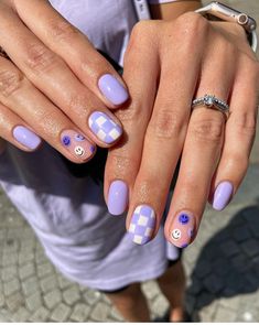 Nail Ideas Astethic, Short Square Acrylic Nails Purple, Mail Inspo Almond, Smile Face Nails, Nail Designs For Teens, Round Nails Short, Light Purple Nail Designs, Nail Designs Fun, Purple Spring Nails