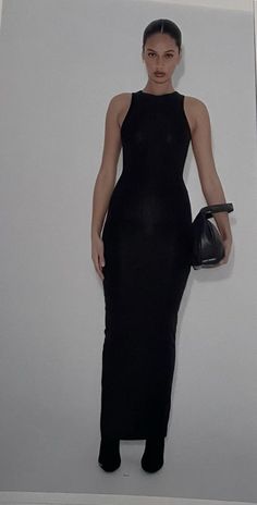 Night Out Outfit Classy, Black Dress With Heels, Quoi Porter, Dress Heels, Classy Casual Outfits, Night Out Outfit, Street Style Inspiration, High Fashion Street Style, Dress And Heels