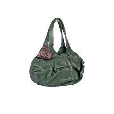 Borsa hobo in morbida pelle di vitello

 Chiusura con cerniera a doppio cursore

 Tote doppia in pelle con manici 46 cm (18.11'')

 Pendente staccabile per custodia AirPods in pelle

 Interno: fodera in lino con una custodia in pelle con cerniera al guinzaglio

 Dimensioni: H.30 x L.43 x P.20 cm / 11,81" x 16,92" x 7,87"



 Prodotto fatto a mano in Italia

 Borse Henry Beguelin

 BD5525 East Europe, Airpods Case, Leather Hobo Bag, Milan Italy, Leather Handles, Leather Hobo, Leather Pouch, Made Goods, Winter Sale