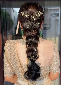 Upgrade your hairstyle game with over 20 stunning braided hairstyles. From classic to trendy, these hairstyles add a touch of elegance to your look, ensuring you stand out with effortless beauty.  #hairstylehacks #stunninghairstyles #hairinspiration #hairtutorials #hairtricks #easyhairstyles #braidedbun #braidedhairstyle #bunhairstyle #hairhack #glamoroushair #hairgoals #hairstyleideas #hairmakeover #creativehairstyles #trendyhair #beautifulhair #hairstylinghacks #bookeventzweddings #bookeventz Trendy Hairstyles For Indian Wedding, Braid Hairstyle For Bride Indian, Indian Plait Hairstyles, Braids With Lehenga, Latest Hairstyles For Wedding, Long Hairstyles Indian Wedding, Braids For Indian Wedding, Front Hairstyle For Messy Braid, Lehenga Hairstyles Bridal