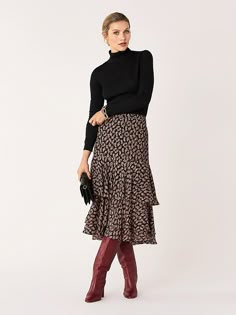 Black Turtle Neck, Long Skirt Outfits, Chique Outfits, Working Women, Skirt Outfit, Work Outfits Women, Print Skirt, Looks Style