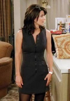 Iconic Monica Geller Outfits, Friends The Show, Friends Outfits 90s, Tv Show Friends, 90’s Outfits, 90s Sitcoms