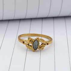 Product:-Ring Material:- Brass Size:- All size available Gemstone:- Labradorite  Labradorite Ring, Boho Ring, Floral Ring, Statement Ring, 18k Gold Ring, Minimalist Ring, Dainty Ring, Gemstone Ring, Flower Ring For Women, ❥ Customers' satisfaction is our biggest priority, please contact us with any questions/queries for future or existing orders, and we will do our best to make sure you are happy with your order. ❥Please make sure to add the correct address during checkout. You can return your p Zierlicher Ring, 18k Gold Ring, Labradorite Ring, Minimalist Rings, Dainty Ring, Flower Ring, Boho Rings, Rings Statement, Floral Rings