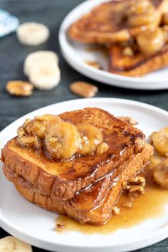 Bananas Foster French Toast is easy and deliciousBrioche French toast topped with the most decadent caramelized brown sugar banana topping. Brunch French Toast, Banana Topping, Bananas Foster French Toast, French Bread French Toast, Easy French Toast Recipe, French Toast Ingredients, Lemon Blossoms, Toast Toppings, Bananas Foster