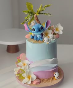 Kilo And Stitch Cake, Lilo And Stitch Hawaiian Party, Stitch Themed Birthday Cake, Lilo And Angel Cake, Lilo And Stitch Cakes, Pastel Lilo Y Stitch, Lilo And Stitch Birthday Party Food