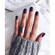 Never go wrong with black Neutral Nail Color, Smink Inspiration, Fall Nail Colors, Neutral Nails, Fall Nail Designs, Stiletto Nails