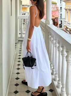 Colorful Vacation Dress, Yatch Outfit Woman, Cruise White Party Outfit, Vacation Dinner Dress, Beach Work Outfit, Resort Looks Outfits, Yatch Week, Lake Attire, Dresses For Beach Vacation