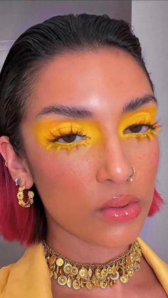 Mustard Makeup Look, Mustard Yellow Makeup, Orange Eyeliner Makeup Looks, Yellow Blush Makeup, Yellow Eyeliner Looks, Fruit Makeup Looks, Yellow Makeup Looks Black Women, Orange Makeup Aesthetic, Funky Makeup Creative