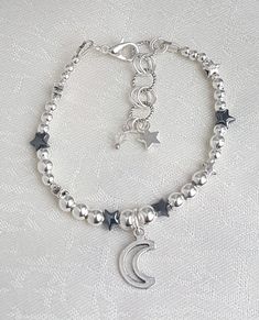 Silver Star Bracelet, Star Cartilage Earring, Gray Bracelet, Bracelets Handmade Diy, Moon Bracelet, Silver Bead Bracelet, Spring Jewelry, Pretty Jewelry, Star Bracelet