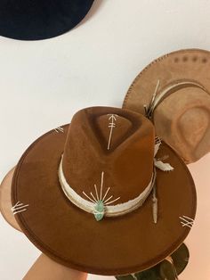 Embellished Hats Ideas, Custom Hat Ideas, Tulum Style, Magical Hands, Hat Burning, Bohemian Hats, Handmade Hats