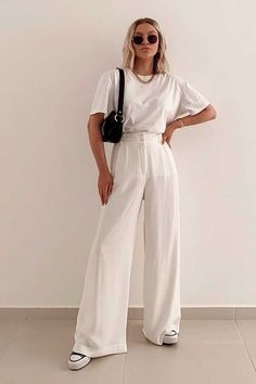 White Pants Outfit, Skandinavian Fashion, Summer Fashion Trends, Nalu, Fashion Weeks, Mode Inspo, 가을 패션, Wide Legs