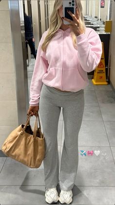 @sophadophaa_ Stile Hijab, Trendy Leggings, Uni Outfits, Day Outfits, Holiday Events, Cute Lazy Day Outfits, Legging Outfits, Lazy Day Outfits, Lazy Day