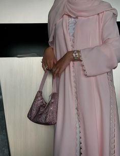 Emirati Abaya, Abaya Girl, Fancy Abaya, Pink Abaya, Winter Abaya, Instagram Minimalist, Abaya Designs Latest, Abaya Fashion Dubai, Modern Hijab Fashion