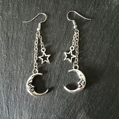 Mountain Jewelry, Moon And Star Earrings, Crescent Moon Earrings, Star Chain, Dope Jewelry, Dangly Earrings, Moon Earrings, Dream Jewelry, Jewelry Inspo