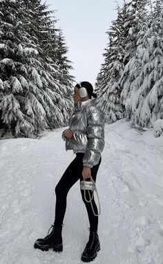 Ski Holiday Outfit, Aspen Outfit Winter, Ski Fits, Ski Outfits, Ski Aesthetic, Ski Bunnies, Ski Town