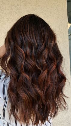 Red Balayage Hair, Auburn Balayage, Black Hair Balayage, Brown Hair Inspo, Brunette Hair With Highlights, Fall Hair Color For Brunettes, Hair Color Auburn, Red Highlights