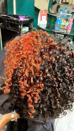 Natural Colors To Dye Hair, Brown Dyed Curly Hair, Ways To Dye Your Hair Ideas, Dyed Roots, Ways To Dye Your Hair, Natural Hair Journey Tips, Hair Journey Tips, Bob Hair Color