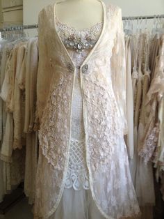 Gypsy chic by mona Lace Duster, Romantic Outfit, Lace Outfit, Dress Forms, Linens And Lace, Looks Vintage