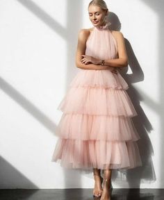 Baby Pink Prom Dresses, Prom Dresses High Neck, Dresses High Neck, High Neck Prom Dress, Halloween Skirt, Empire Waist Tops, Inspiration Instagram, فستان سهرة, Classic Style Women